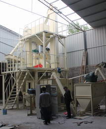 河南原陽(yáng)綠?？?中型顆粒飼料機(jī)組